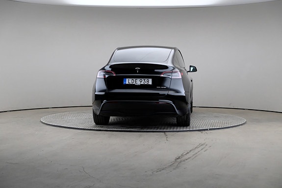 Tesla Model Y 5 of 26