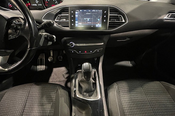 Peugeot 308 12 of 17