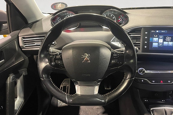 Peugeot 308 13 of 17