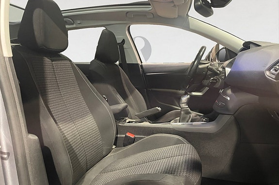 Peugeot 308 15 of 17
