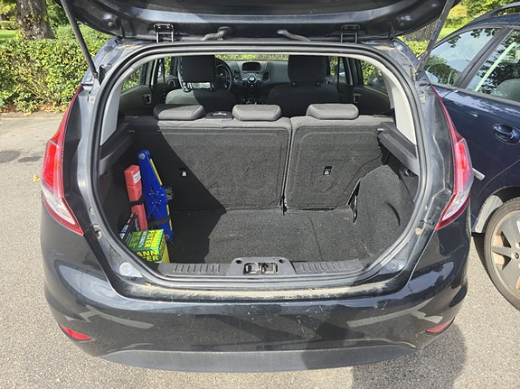 Ford Fiesta 5 of 8