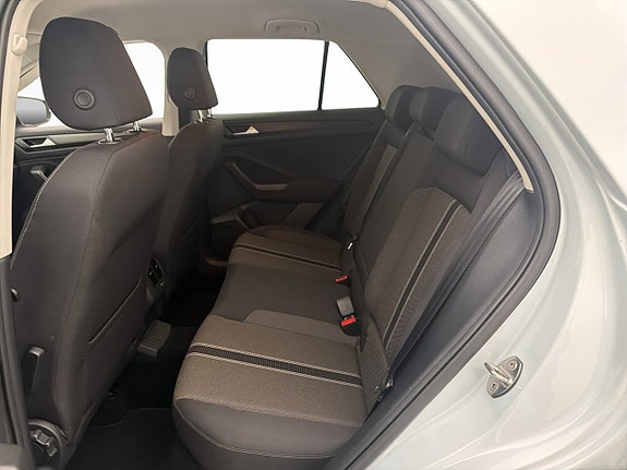 Volkswagen T-Roc 25 of 30