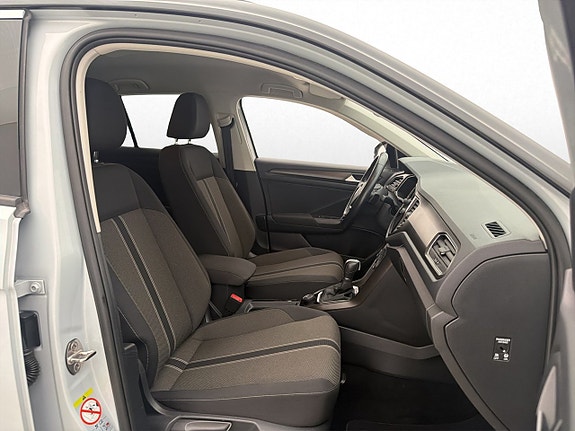 Volkswagen T-Roc 23 of 30