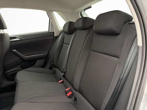 Volkswagen Polo 22 of 27