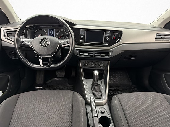 Volkswagen Polo 19 of 27