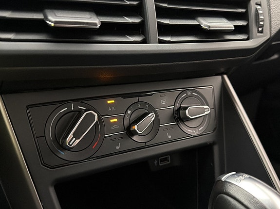 Volkswagen Polo 17 of 27