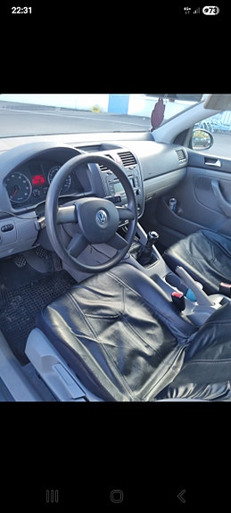 Volkswagen Golf V 2 of 3