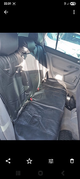 Volkswagen Golf V 3 of 3