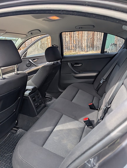 BMW 320d 5 of 8