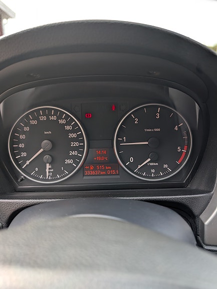 BMW 320d 3 of 8