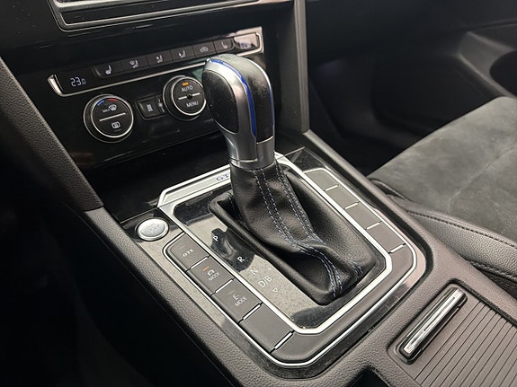 Volkswagen Passat 20 of 29