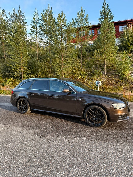 Audi A4 3 of 15