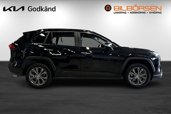 Toyota RAV4 4 of 18