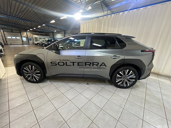 Subaru Solterra 8 of 15