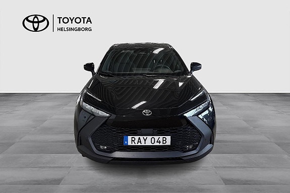 Toyota C-HR 2 of 12