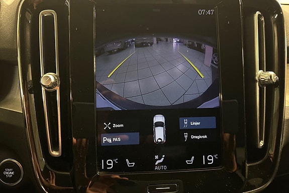 Volvo XC40 16 of 18