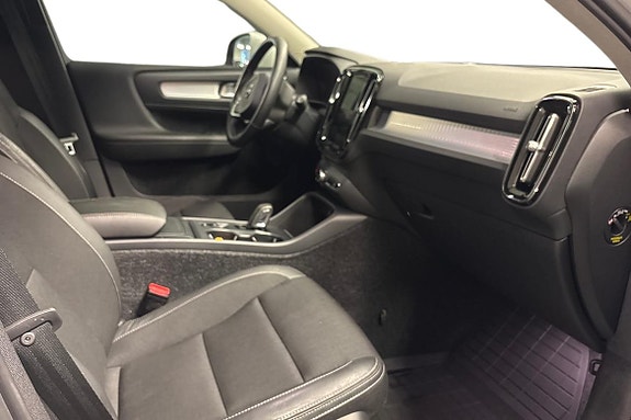 Volvo XC40 10 of 18