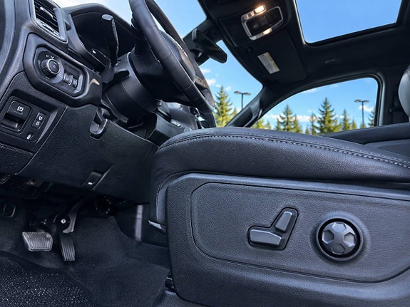 Dodge RAM 1500 15 of 21