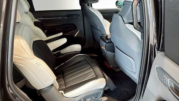 Kia EV9 5 of 13