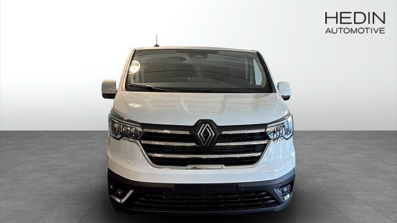 Renault Trafic 8 of 12