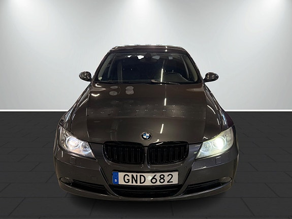 BMW 325i 3 of 18