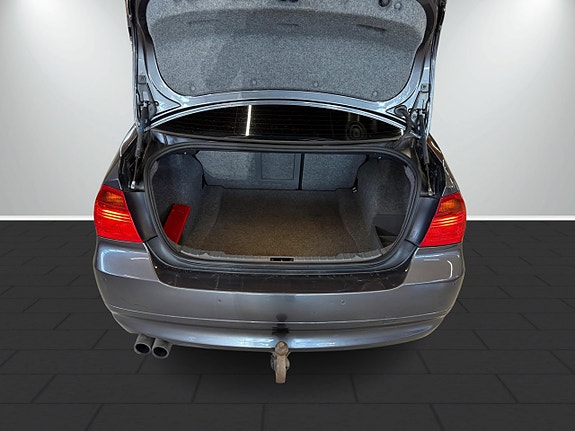 BMW 325i 7 of 18