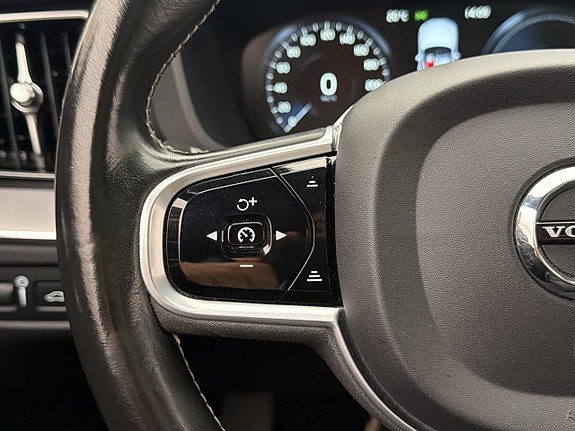 Volvo XC60 27 of 30