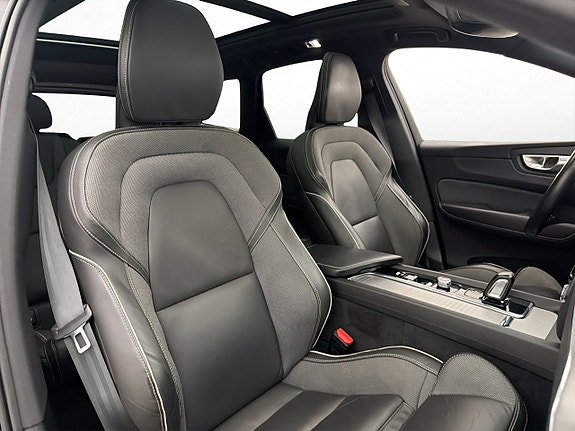 Volvo XC60 13 of 30