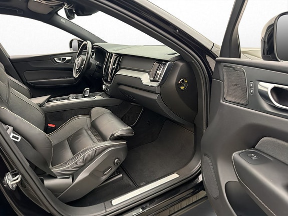 Volvo XC60 15 of 30