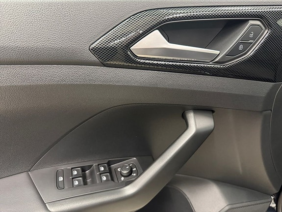 Volkswagen T-Cross 8 of 21