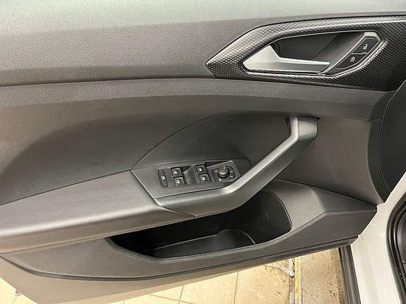 Volkswagen T-Cross 7 of 10
