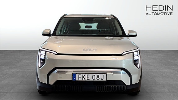 Kia EV3 8 of 15
