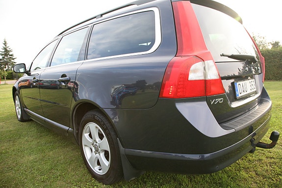 Volvo V70 9 of 22