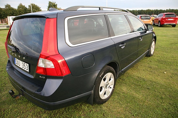 Volvo V70 12 of 22