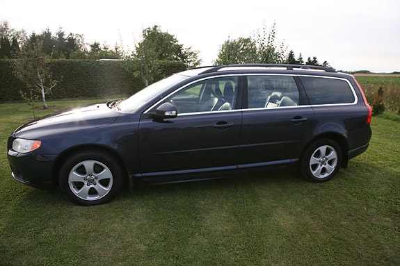 Volvo V70 6 of 22