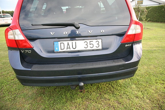 Volvo V70 11 of 22