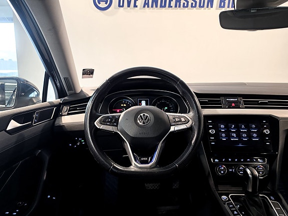 Volkswagen Passat 16 of 24