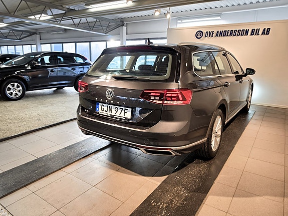 Volkswagen Passat 6 of 24