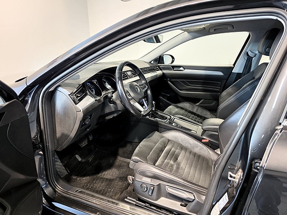 Volkswagen Passat 19 of 24