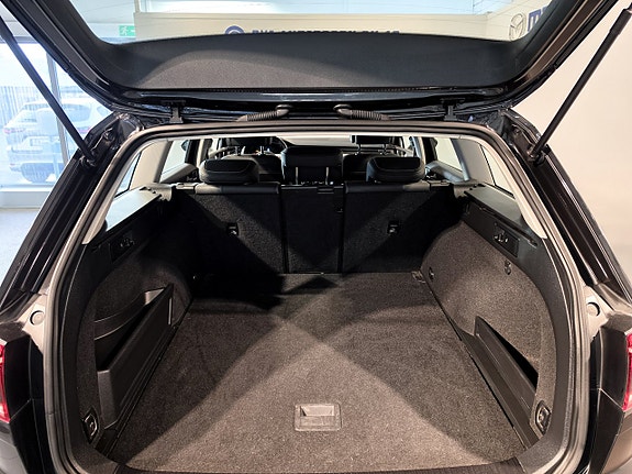 Volkswagen Passat 22 of 24