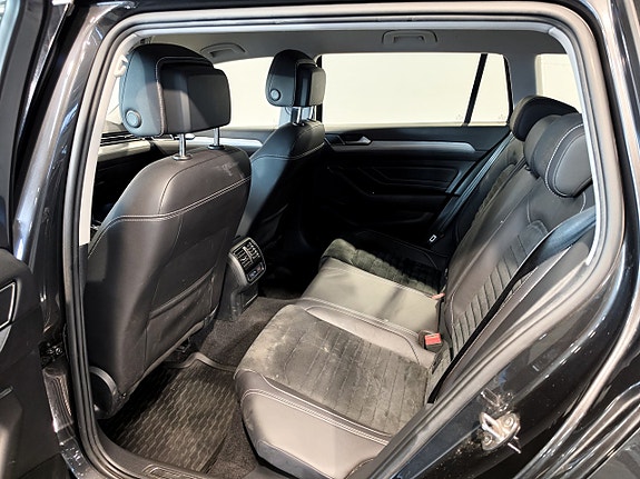 Volkswagen Passat 20 of 24