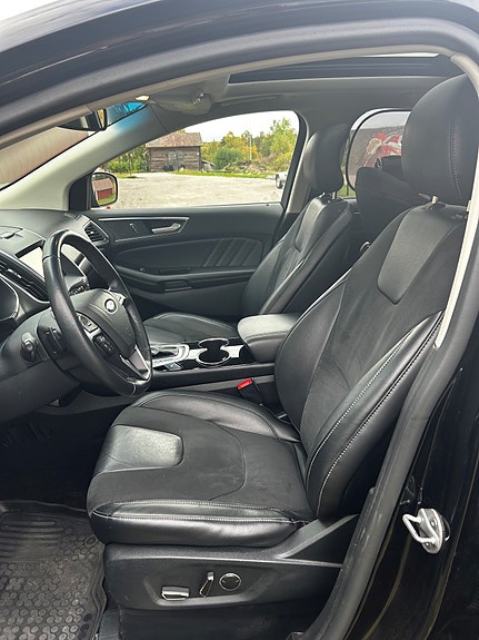 Ford Edge 4 of 6