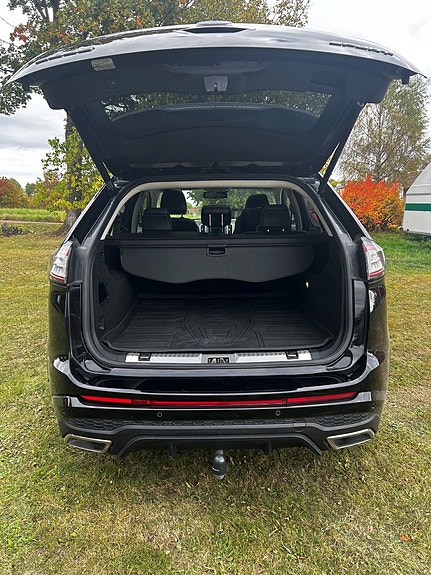 Ford Edge 2 of 6