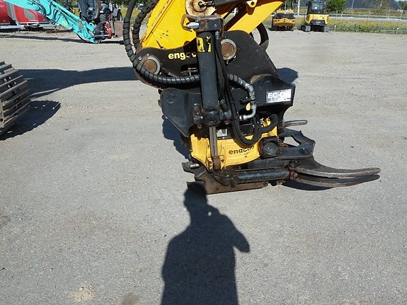 JCB 220X LC 5 of 17