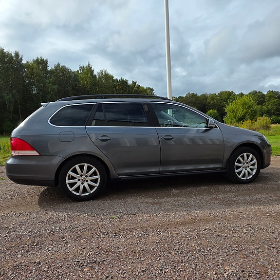 Volkswagen Golf V 3 of 10