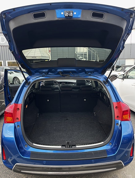 Toyota Auris 5 of 5
