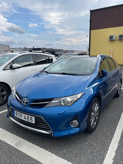 Toyota Auris 4 of 5