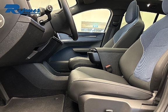 Volvo EX30 8 of 22