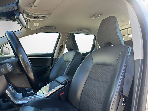 Volvo V70 9 of 23