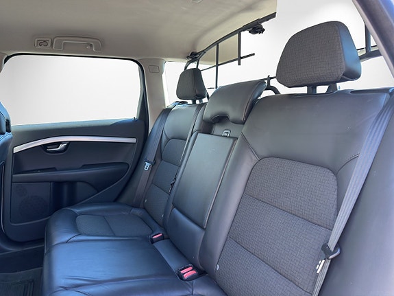 Volvo V70 10 of 23